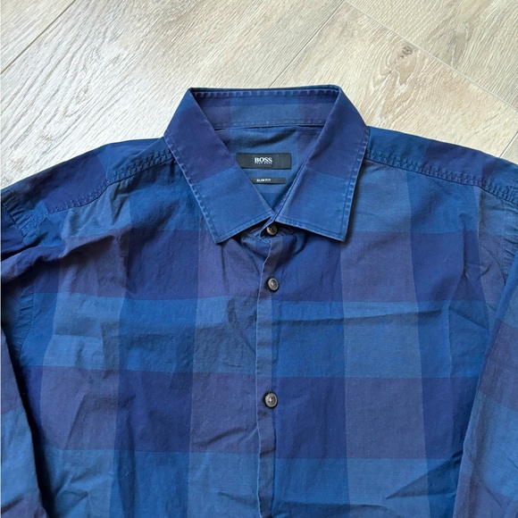 Authentic and gorgeous Hugo Boss blue shirt. Size L (42). - Picture 1 of 4